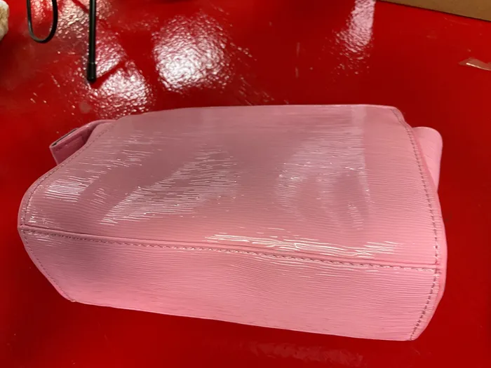 Vibrators Up4Drea Pink clutch bag