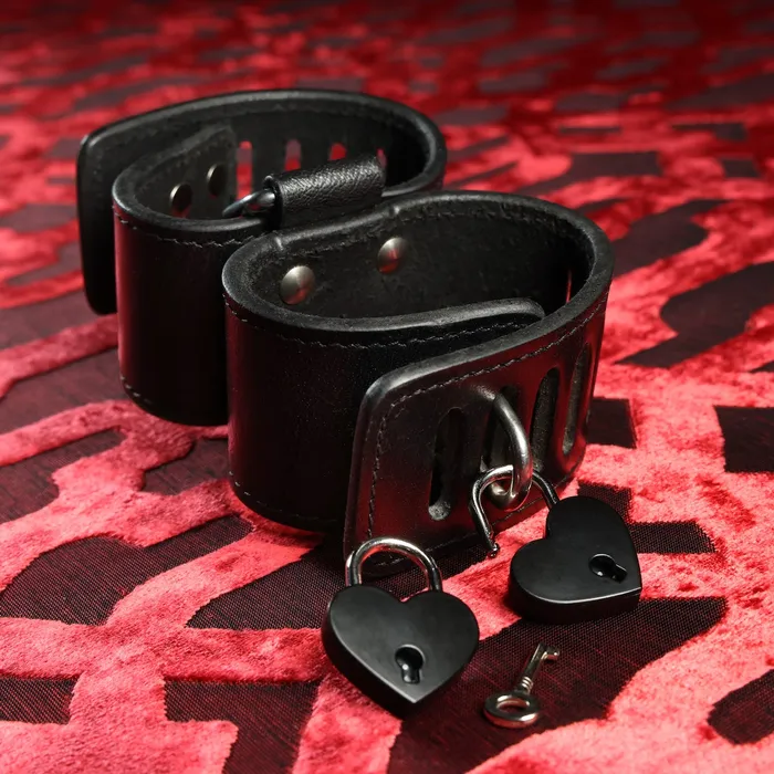 Kink Store Couples Pegging Kit with Quiver of Cocks by Kink